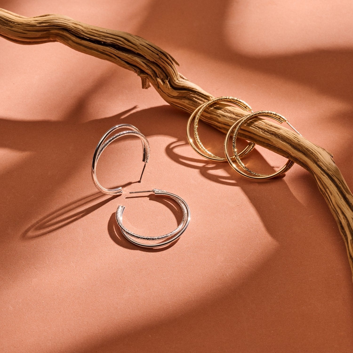 Ohrringe: Textured Duo Creolen